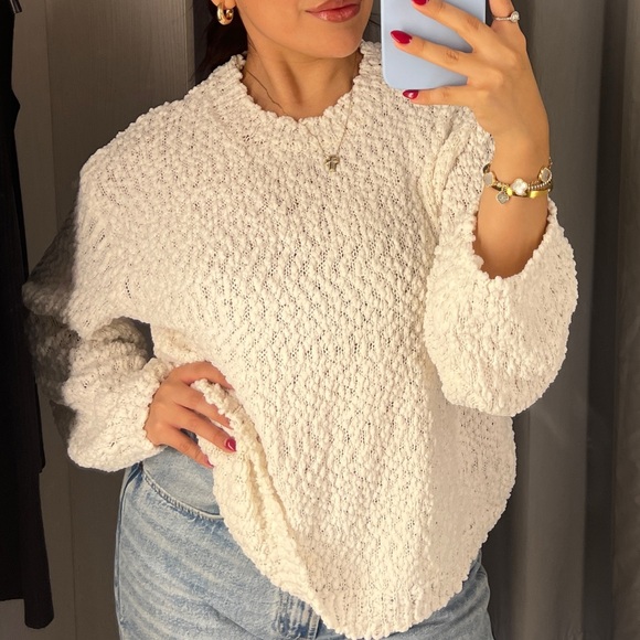 BOUCLÉ SWEATER/ H and M. 🤍 - Picture 3 of 7